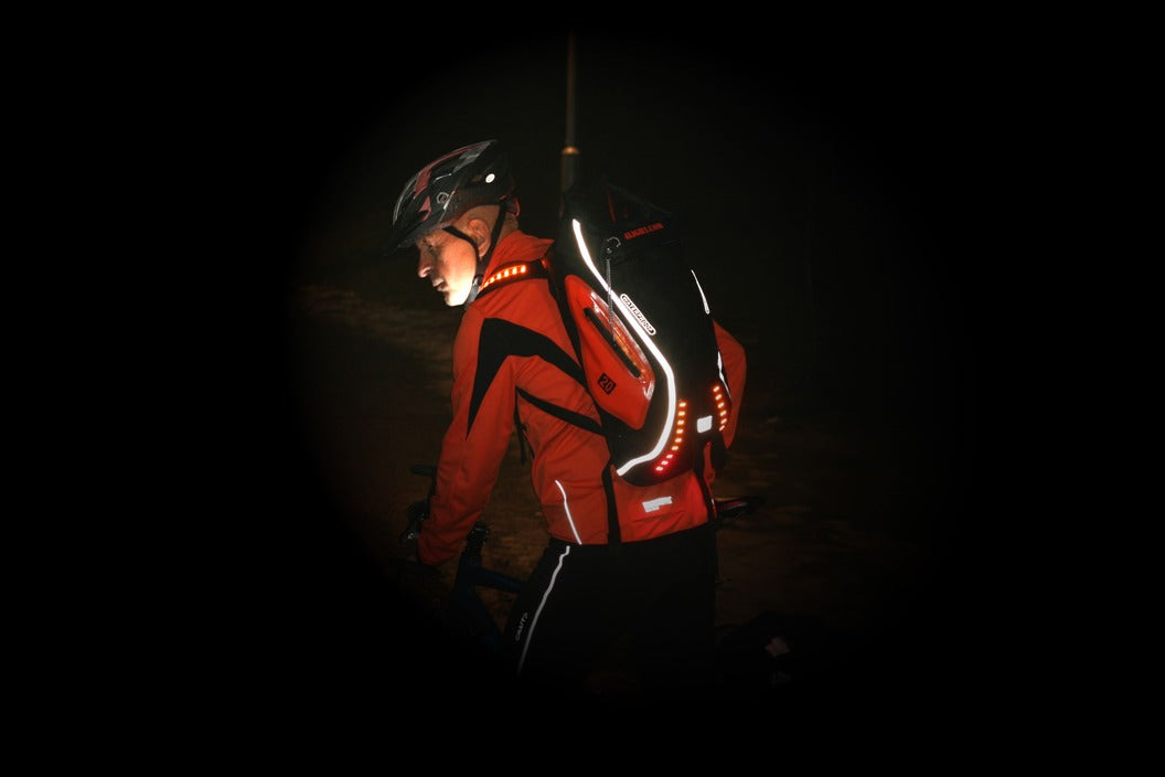 Wodoodporny plecak 20L Firedry ze światłami LED czarny z pomarańczowym - Shift Seven