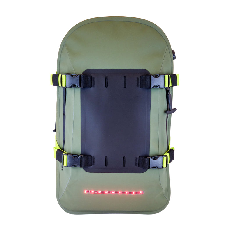 Illumine, wytrzymały, wodoodporny plecak ze światłami LED, pojemność 30L 